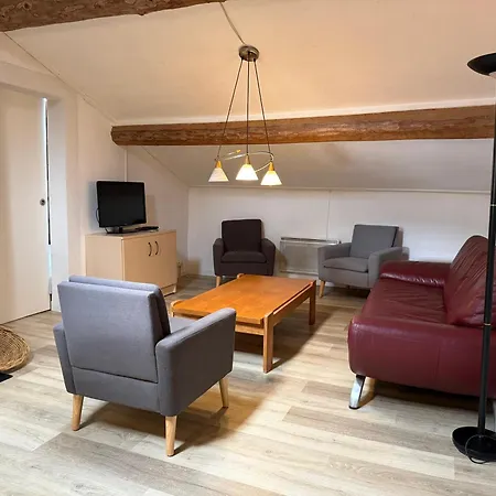 Le Pre Doux Apartment *